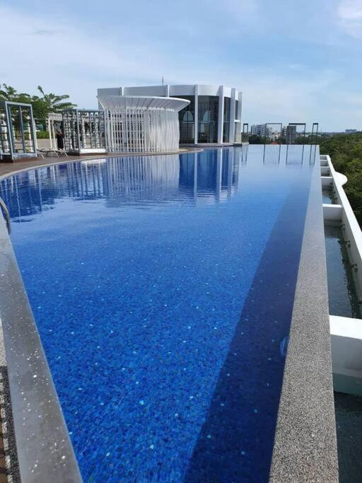 Nice Stay In Heart Of Kota Bharu@Troika,Free Wifi. Екстер'єр фото
